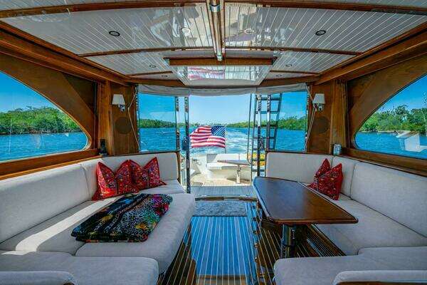 Hinckley Talaria Yacht For Sale