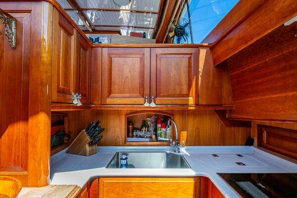 Hinckley Talaria Yacht For Sale