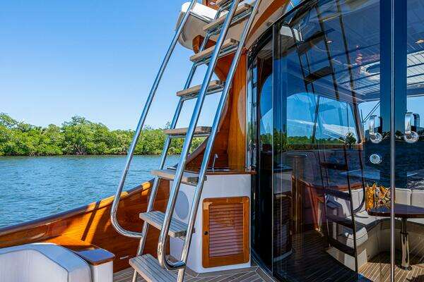 Hinckley Talaria Yacht For Sale