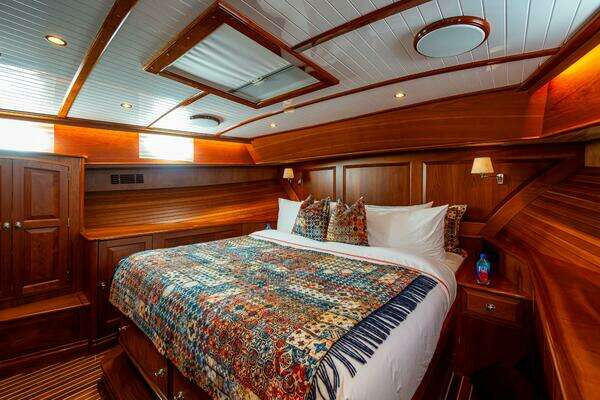 Hinckley Talaria Yacht For Sale