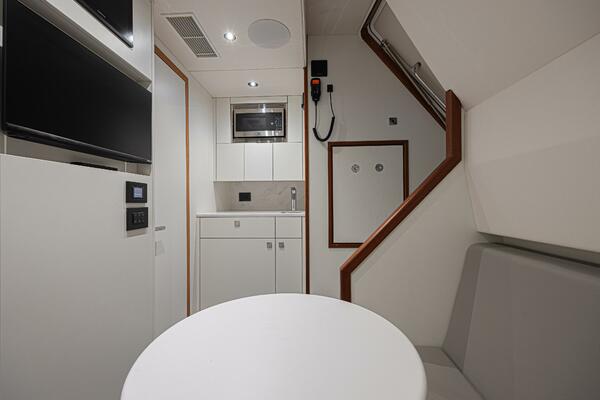 HIDEOUT 88ft Sunseeker Yacht For Sale