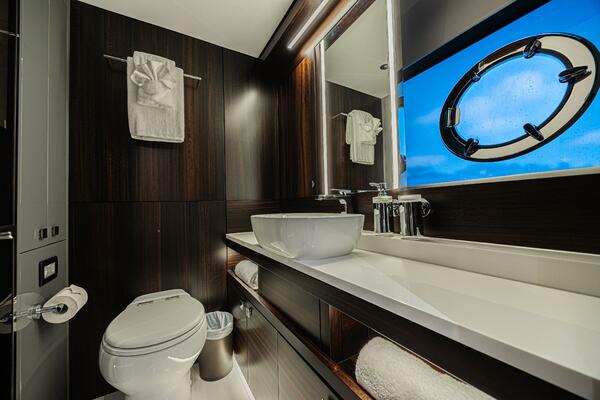 HIDEOUT 88ft Sunseeker Yacht For Sale