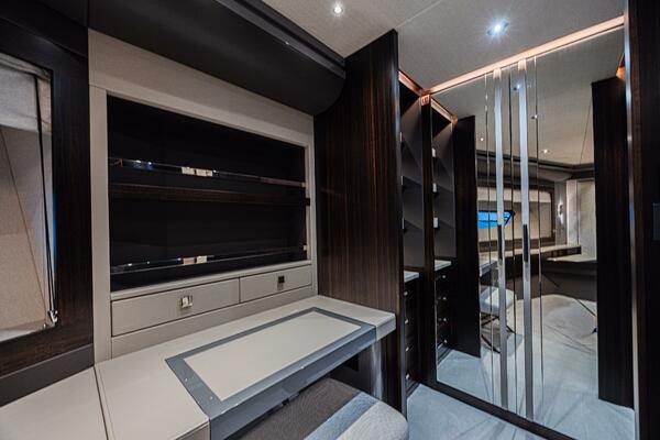 HIDEOUT 88ft Sunseeker Yacht For Sale