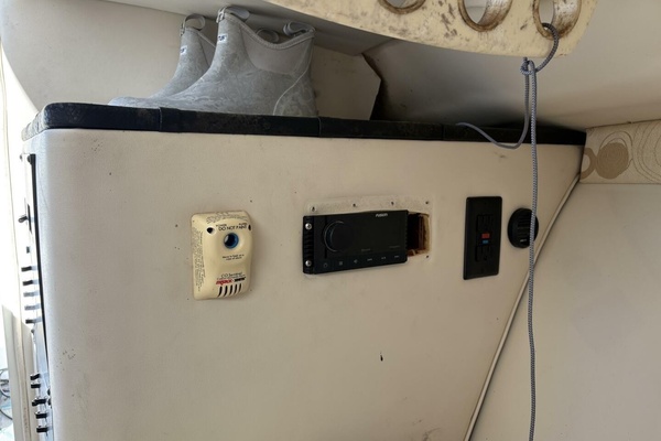 Reel Anomaly 35ft Wellcraft Yacht For Sale