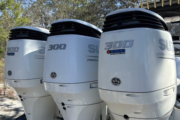 Reel Anomaly 35ft Wellcraft Yacht For Sale