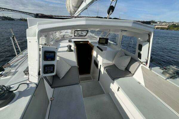 Able Apogee 50 Yacht For Sale