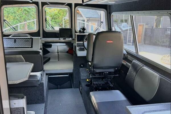 32ft Thunderjet Yacht For Sale