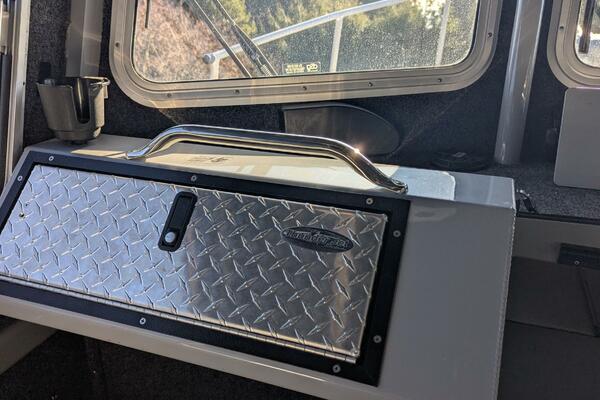 32ft Thunderjet Yacht For Sale