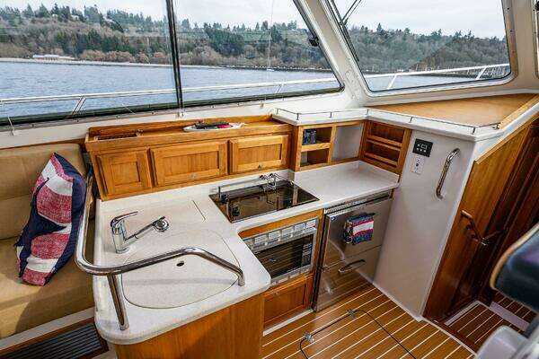 Back Cove 37 Yacht For Sale