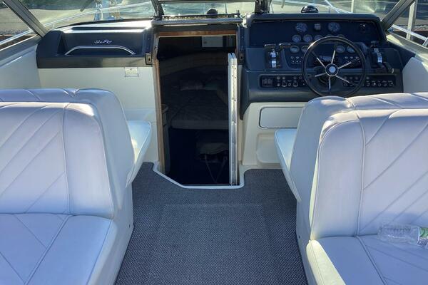 30ft Sea Ray Yacht For Sale