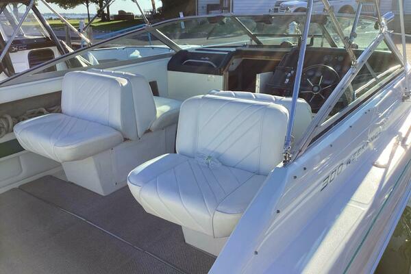 30ft Sea Ray Yacht For Sale