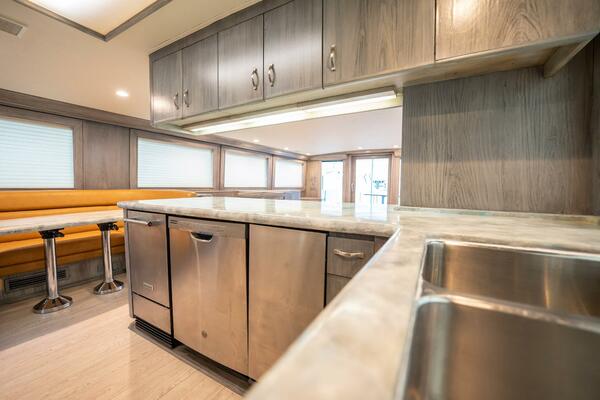 HATT S OFF 74ft Hatteras Yacht For Sale