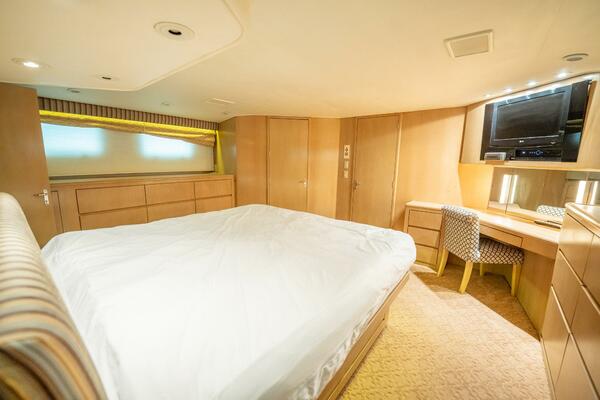 HATT S OFF 74ft Hatteras Yacht For Sale