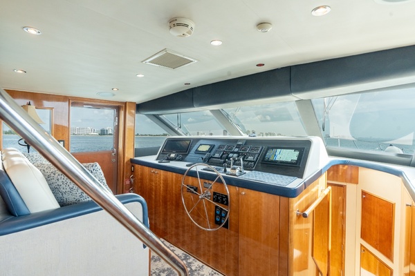 Island Dancer 75ft Hatteras Yacht For Sale