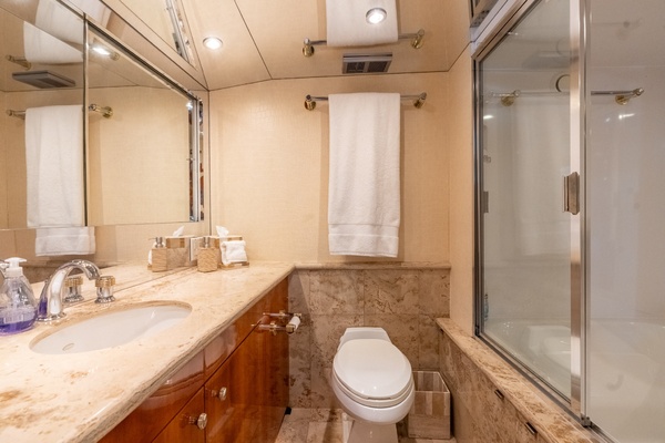Island Dancer 75ft Hatteras Yacht For Sale