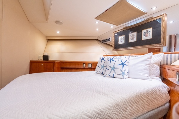 Island Dancer 75ft Hatteras Yacht For Sale
