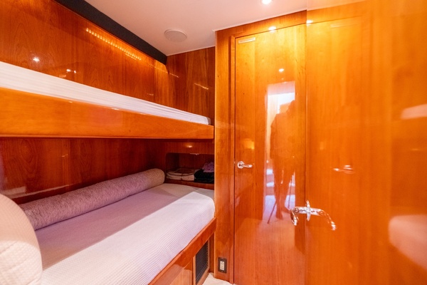 Island Dancer 75ft Hatteras Yacht For Sale