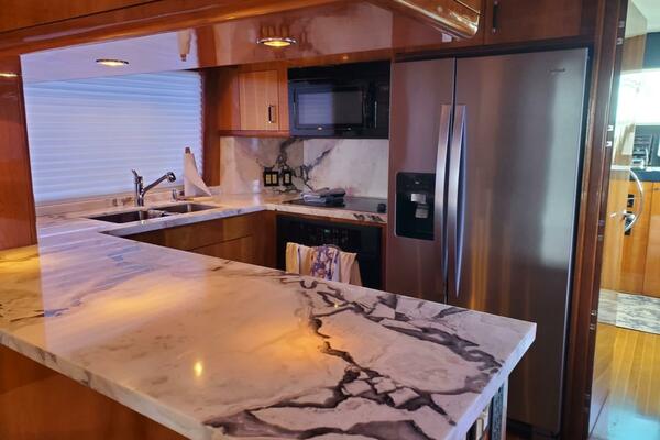 ISLAND DANCER 75ft Hatteras Yacht For Sale
