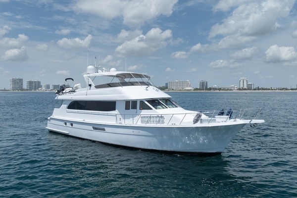 Photo of the 2000 Hatteras 75 Sport Deck "Island Dancer"
