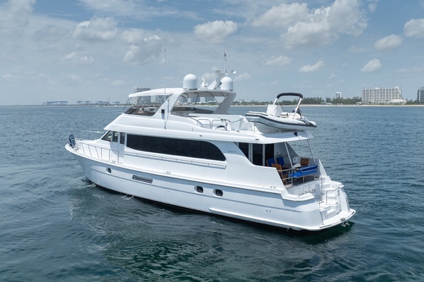 Photo of the 2000 Hatteras 75 Sport Deck "Island Dancer"
