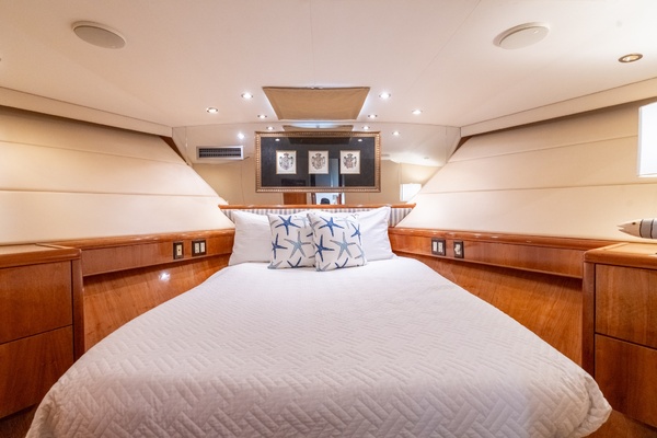 Island Dancer 75ft Hatteras Yacht For Sale
