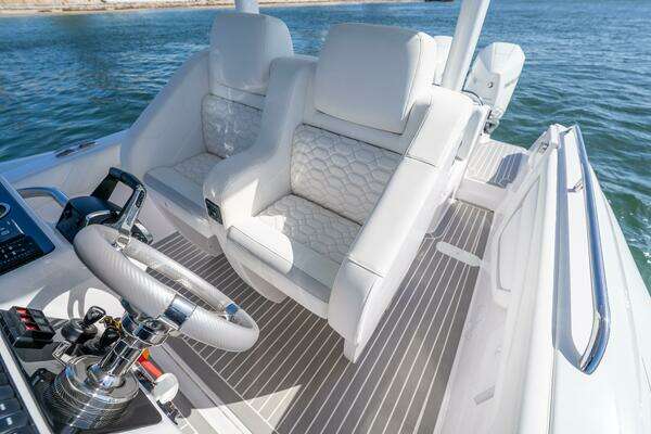 Airship 340 Yacht For Sale