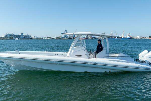 Airship 340 Yacht For Sale