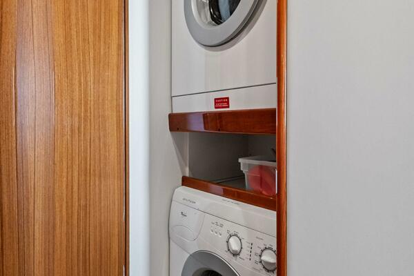 20  64ft Viking Yacht For Sale