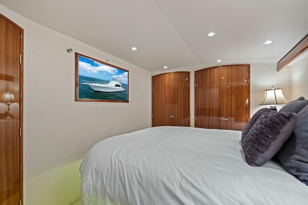 20  64ft Viking Yacht For Sale