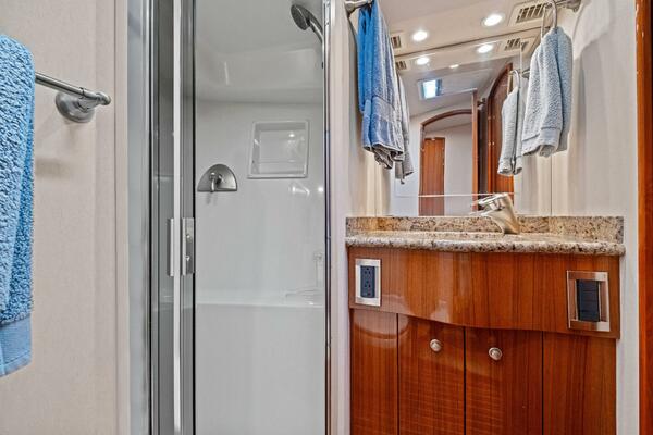 20  64ft Viking Yacht For Sale