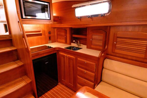 More Mojo 42ft Sabre Yacht For Sale