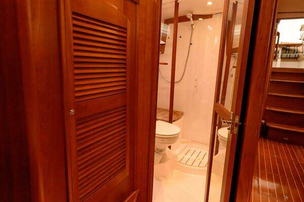 Sabre 42 Hard Top Express Yacht For Sale