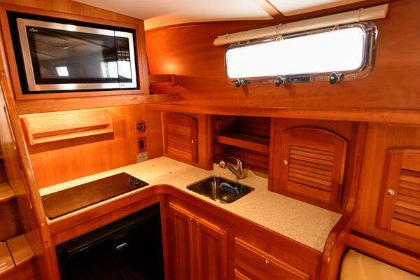 More Mojo 42ft Sabre Yacht For Sale