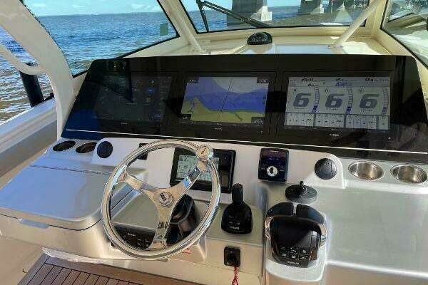 Scout 380 LXF Yacht For Sale