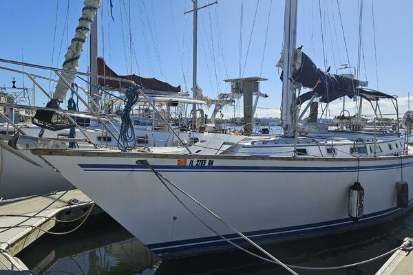 42ft Endeavour Yacht For Sale