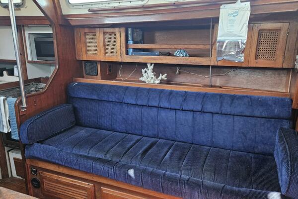 42ft Endeavour Yacht For Sale