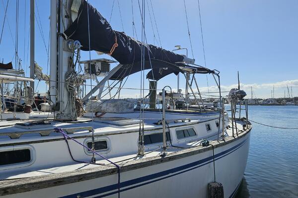 42ft Endeavour Yacht For Sale