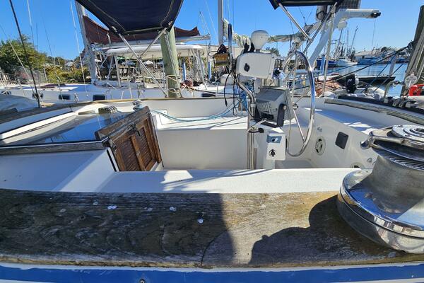 42ft Endeavour Yacht For Sale