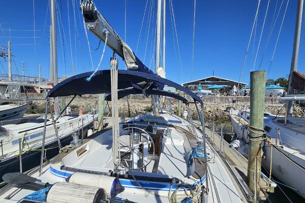 42ft Endeavour Yacht For Sale