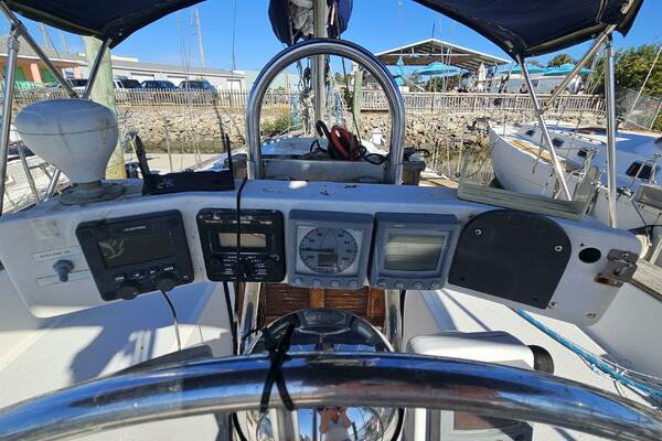 42ft Endeavour Yacht For Sale