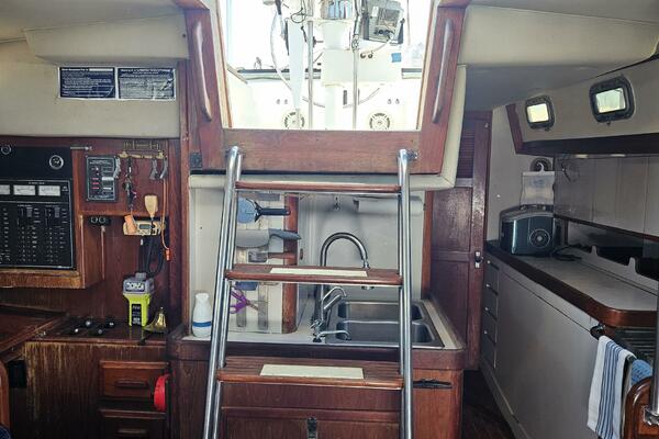 42ft Endeavour Yacht For Sale