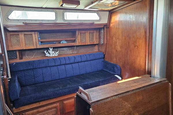 42ft Endeavour Yacht For Sale