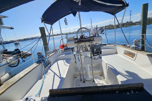 42ft Endeavour Yacht For Sale