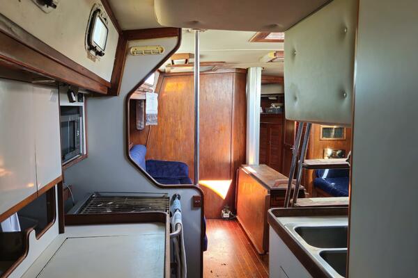 42ft Endeavour Yacht For Sale