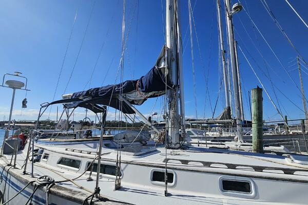 42ft Endeavour Yacht For Sale