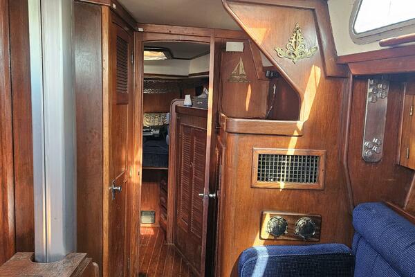 42ft Endeavour Yacht For Sale