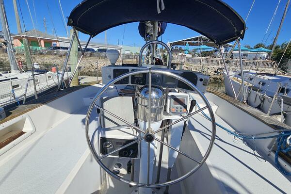 42ft Endeavour Yacht For Sale