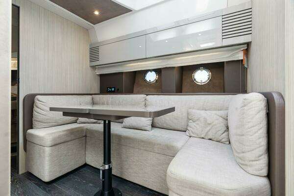 Cranchi M 44 HT Yacht For Sale