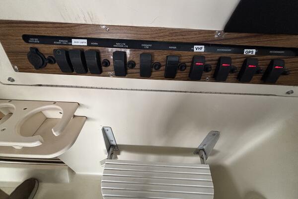 Veritas 30ft Mainship Yacht For Sale