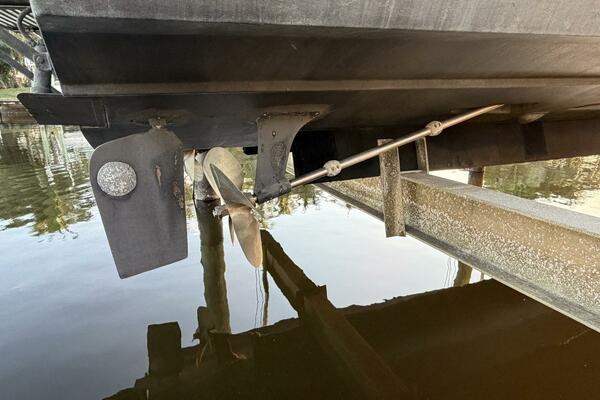 SINE QUA NON 33ft Bertram Yacht For Sale